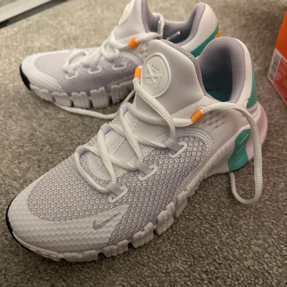 NEW Nike Shoes